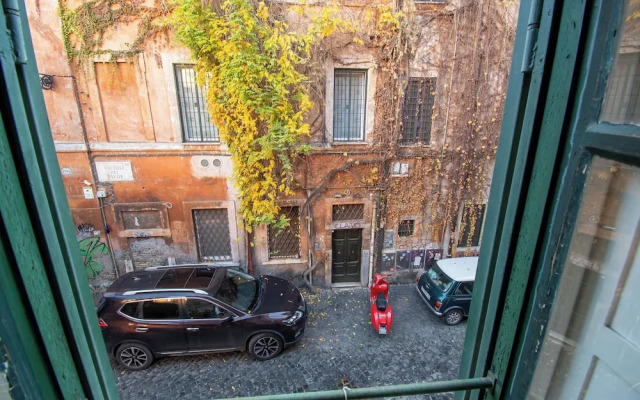 The House In Trastevere