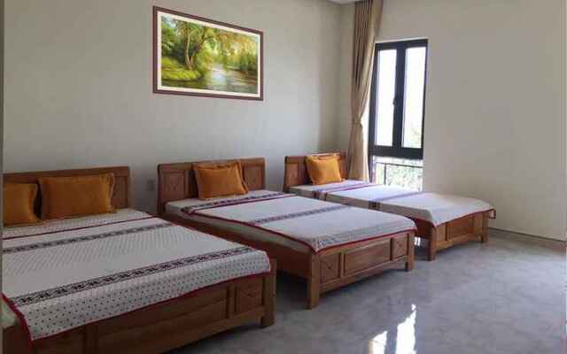 Bac Nam Central Station Hotel