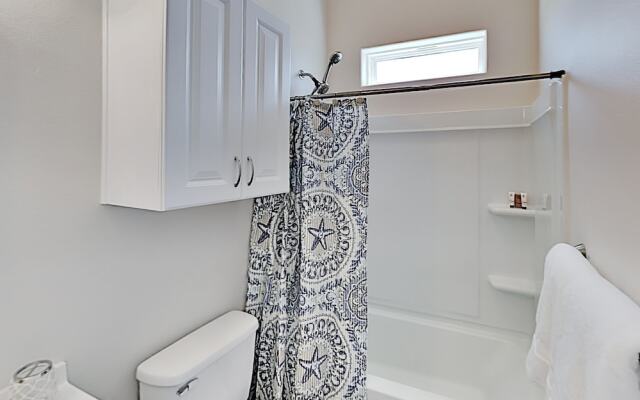 110nnaut 2 Bedroom Home