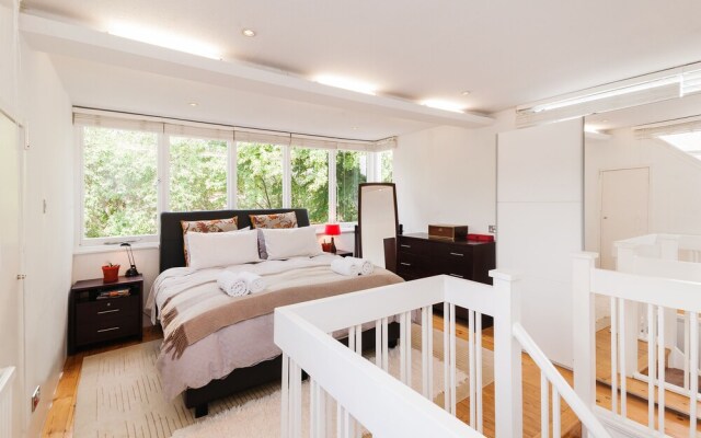 The Hampstead Village House - EB