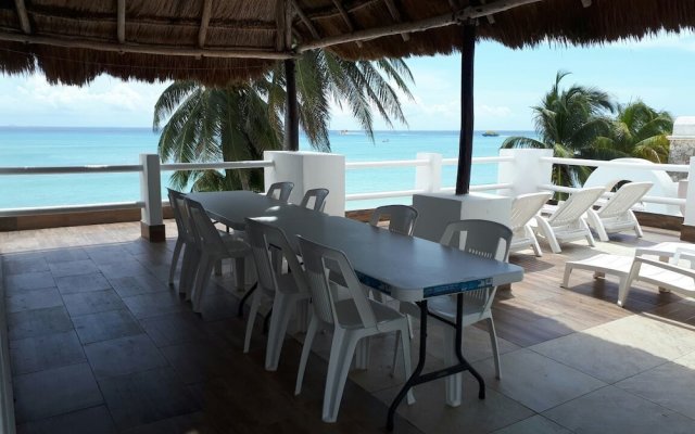 Pelicano Inn Playa del Carmen - Beachfront Hotel