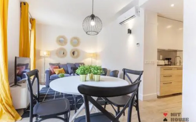 Mit House Universidad En Madrid