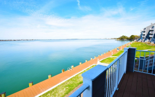 Harbour Island 103l 2 Bedroom Condo