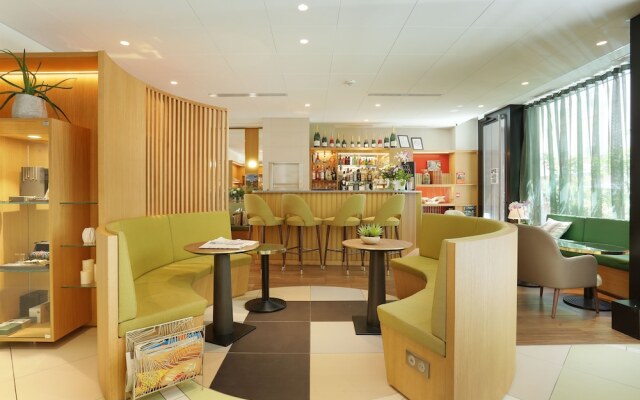 Kyriad Paris XV Lecourbe