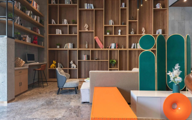 Ginza Jiayue Select Hotel (Qihe Wanda Plaza Spring City Oulebao)