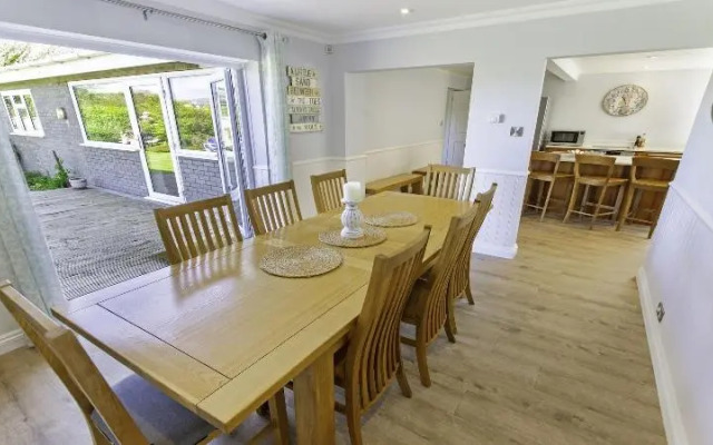 Ladywell Croyde 6 Bedrooms, Sleeps 12, Hot Tub