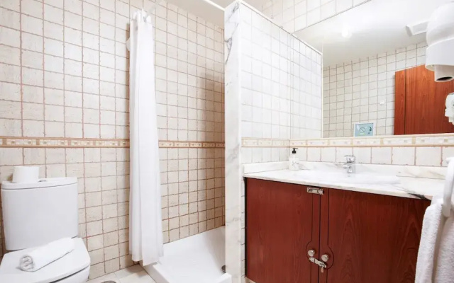 Villa - Sleeps 6 - Pool - Pets Ok - Parking