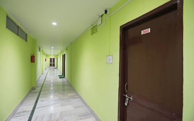 Oyo 28355 Hotel Raj Mahal