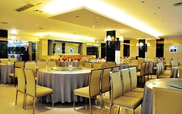 Xiuquanyingyue Hot Spring Garden Hotel