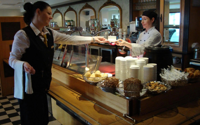 Ard Ri House Hotel