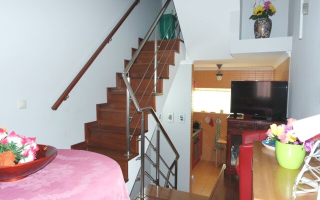 B28 - Stylish Typical House by DreamAlgarve