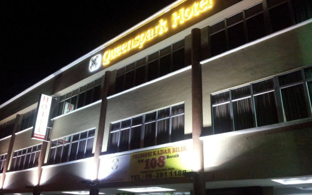 Desa Queenspark Hotel