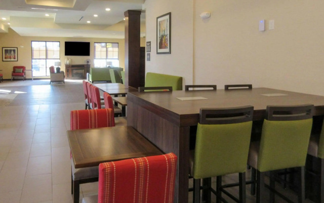 Comfort Suites