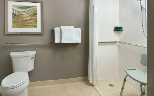 Courtyard by Marriott Raleigh/Cary