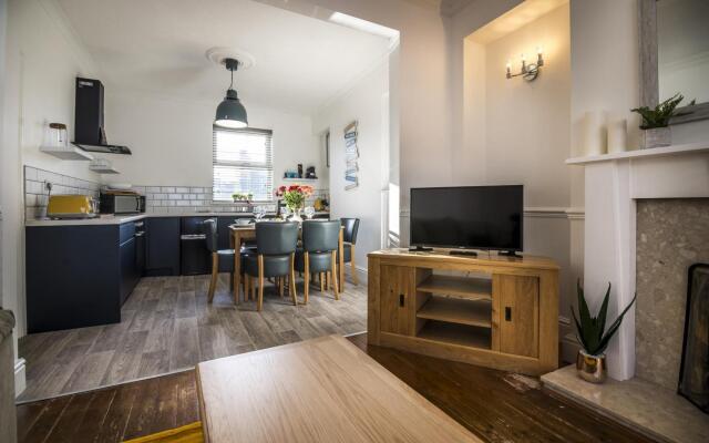 Ivydene - 3 Bedroom Holiday Home - Tenby