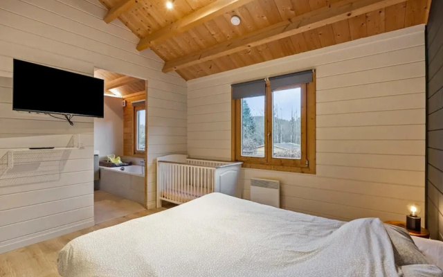 Elegant Chalet in Manhay With Sauna