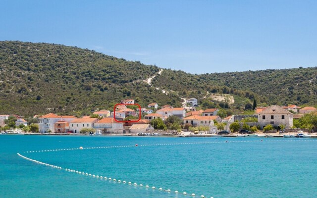 3 - Modern Apartment With Garden, 80m From Beach