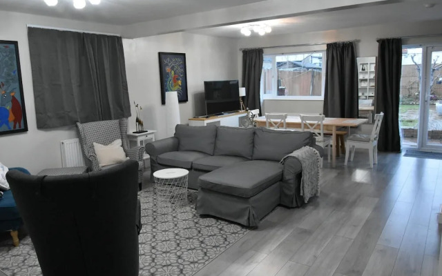Charming Wembley Home Near Wembley Stadium