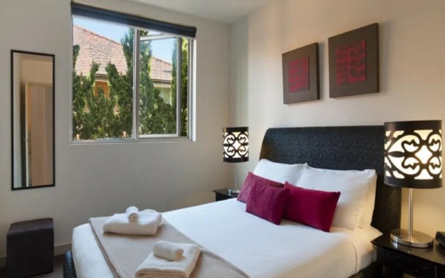 StayCentral Melbourne Serviced Apartments - Catani 1 & 2