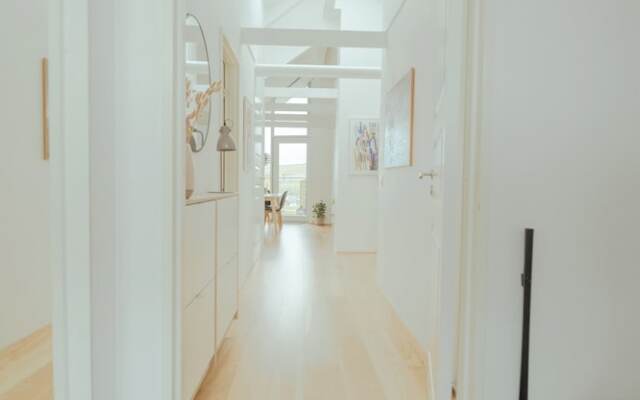 Stunning Views / Penthouse / Decorative / Parking