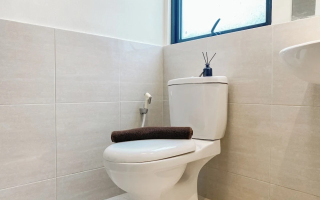 Well Furnished And Comfort 2Br Meikarta Apartment