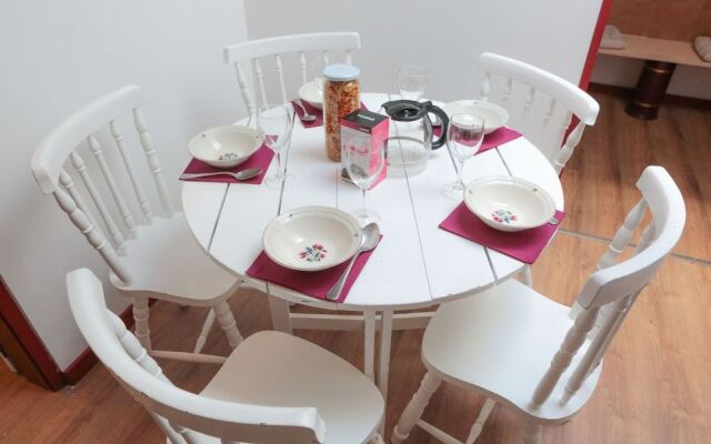 Caminha Hostel & Suites