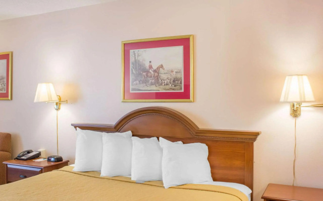 Econo Lodge Raleigh near Walnut Creek Amphitheatre