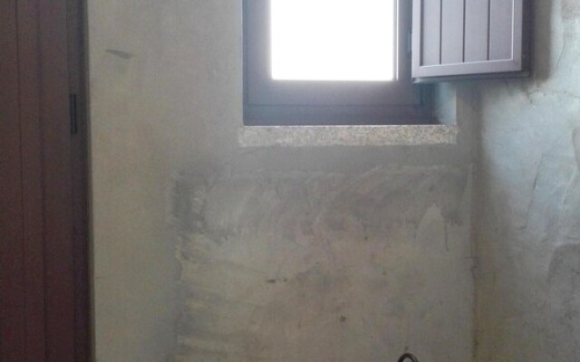 House with 2 Bedrooms in Cabril , with Wifi