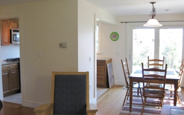 570 State - 2 Bedroom House