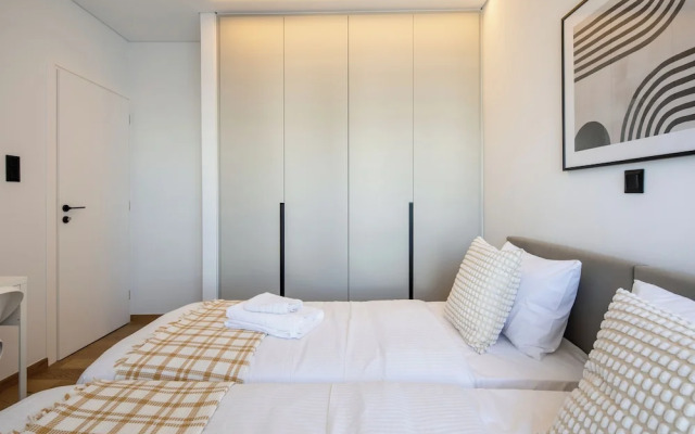 Bloom 2-Bedroom Apartment in Athens