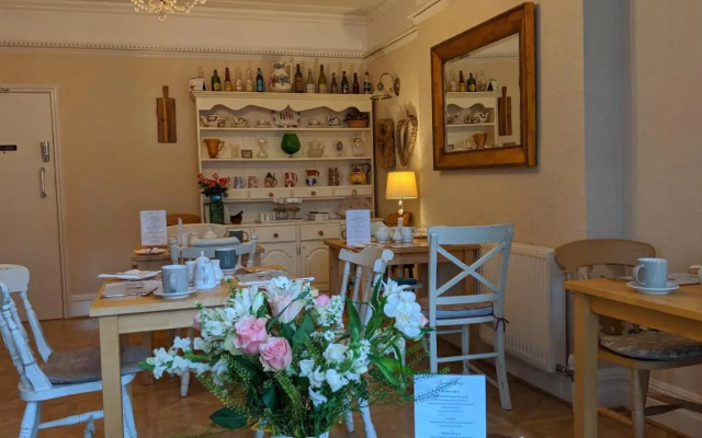 Alexander Lodge Hotel