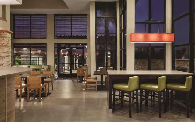 Country Inn & Suites by Radisson, Bakersfield, CA
