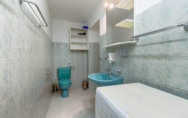 Apartments and Room Rukonic