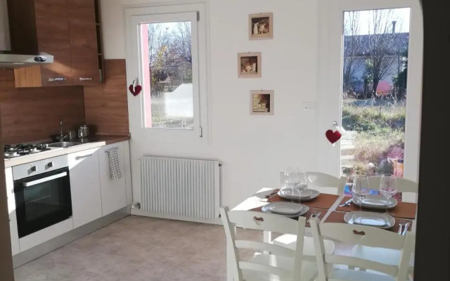 45 Minutes To Venice - by Flora