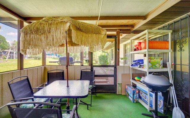 Family-friendly Home on Lake Tulane: Great Views!