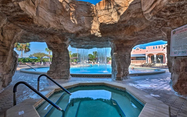 Lovely Lady Lake Home w/ Resort Amenities & Lanai!