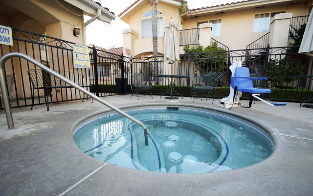 Garden Inn and Suites