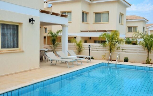 Anthorina Villa 18