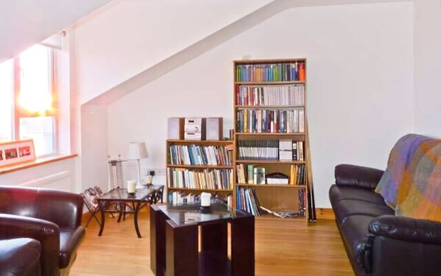 An Nead House