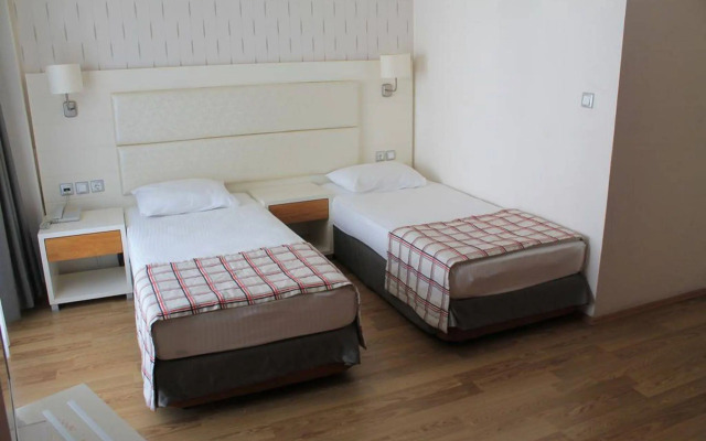 Yunus Hotel