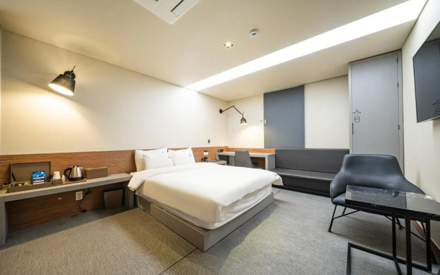 Louis Boutique Hotel