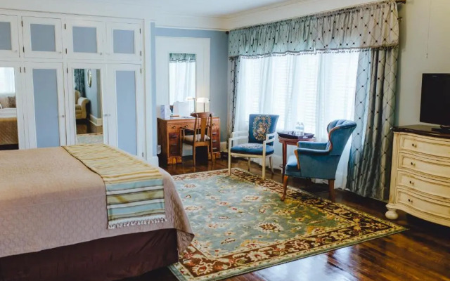The Leonard at Logan House
