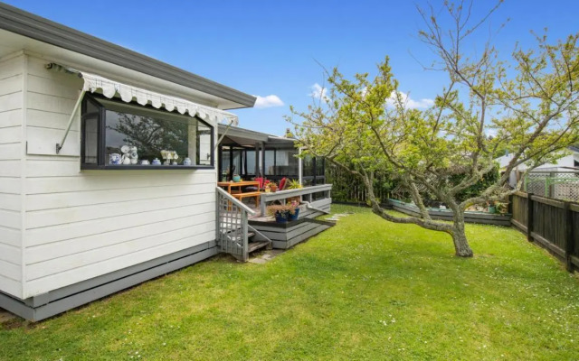 Roseville - Snells Beach Holiday Home