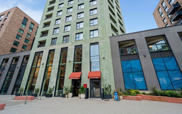 Stunning Two-bedroom Apartment With a Balcony