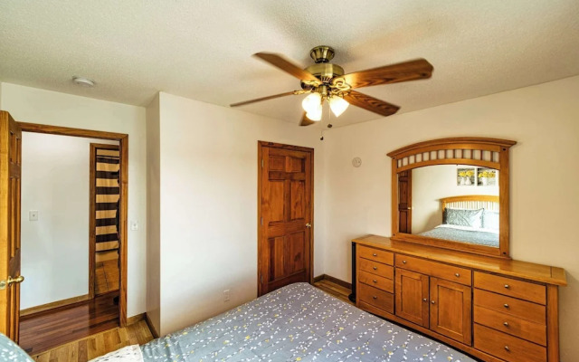 Redbud Retreat Amenity-filled Waterfront Home!