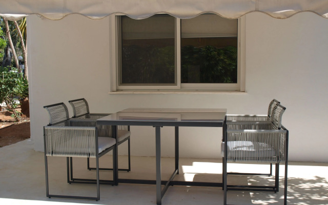 Kavouri Seaside Luxury Bungalow