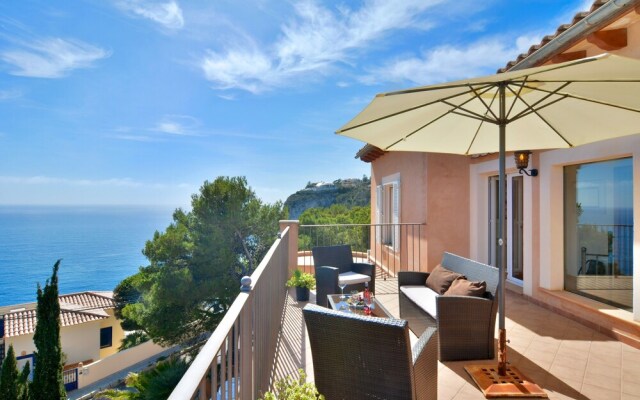 Villa with Incredible Sea Views And Pool Sleeps 7