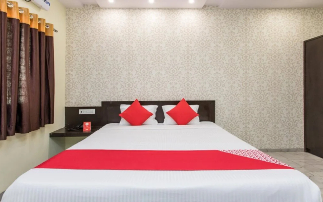 Lavish By FabHotel