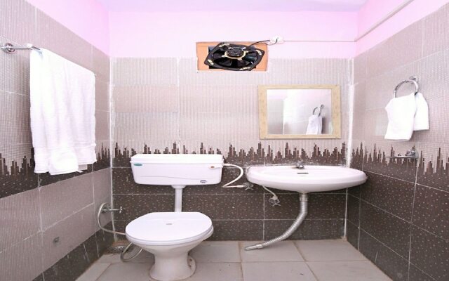 OYO 10305 Home 1 BHK Himsutra Bhattakufar