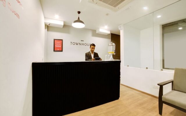 Oyo Townhouse 230 Old Gurgaon Sector 14